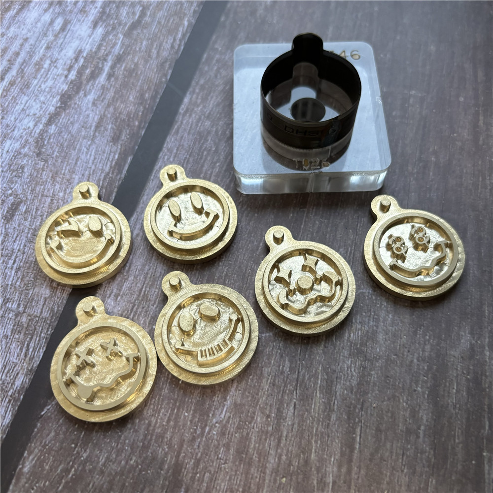 Ciondolo personalizzato Smile  - Leather Stamp Set recensione e prezzo