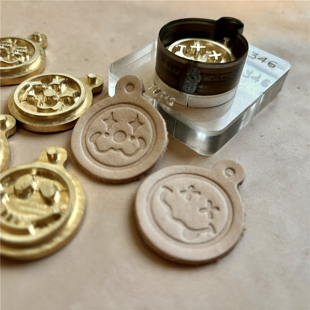 Ciondolo personalizzato Smile  - Leather Stamp Set recensione e prezzo
